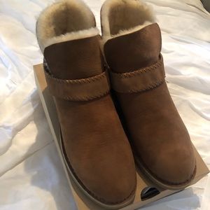 Chestnut buckle Ugg boots, brand new in box, s 10